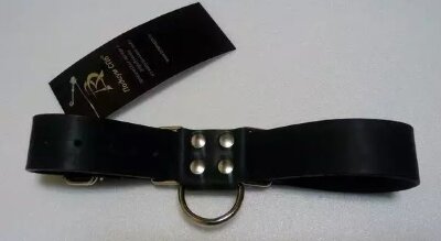 Широкие ременные наручники с полукольцом, цвет: черный