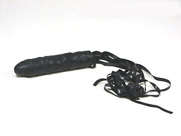 Плетка из латекса с рукояткой в форме фаллоса, цвет: черный