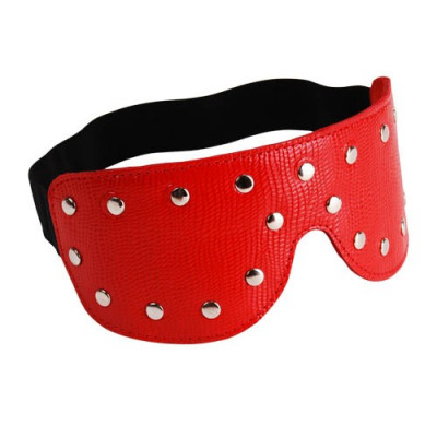 Кожаная маска на глаза с клепками и велюровой подкладкой, цвет: красный