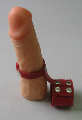 Кожаный поводок на пенис с кнопками, цвет: красный